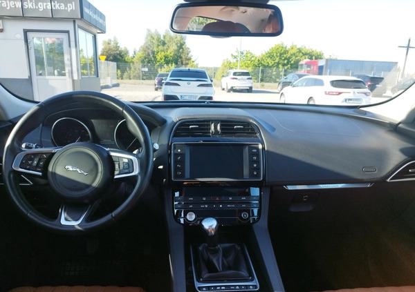 Jaguar F-Pace cena 84900 przebieg: 150734, rok produkcji 2017 z Michałowo małe 326